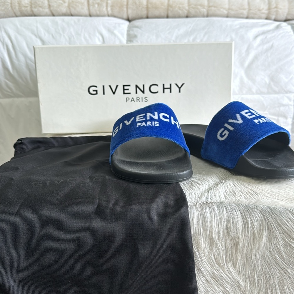 New Givenchy Slides - Picture 2 of 4